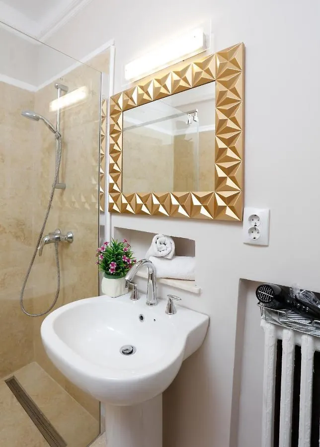 Grand Phillip Cismigiu Park Downtown Bucharest Apartment Romania