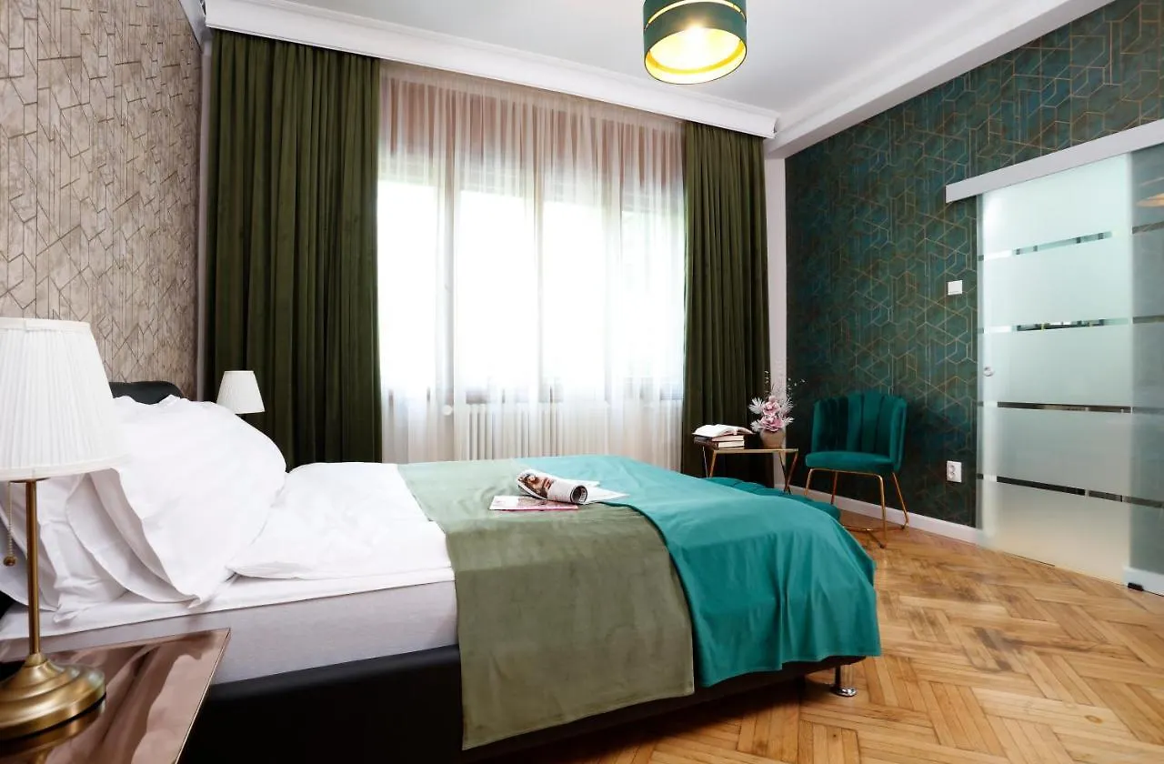Grand Phillip Cismigiu Park Downtown Bucharest Apartment