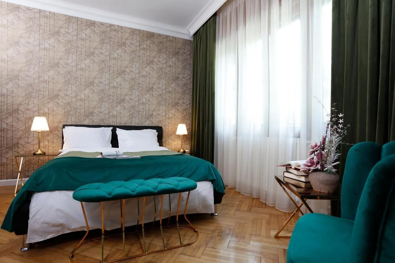 Grand Phillip Cismigiu Park Downtown Bucharest Apartment