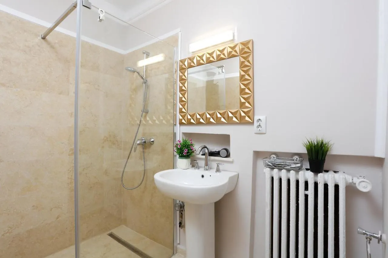 Grand Phillip Cismigiu Park Downtown Bucharest Apartment 0*,  Romania